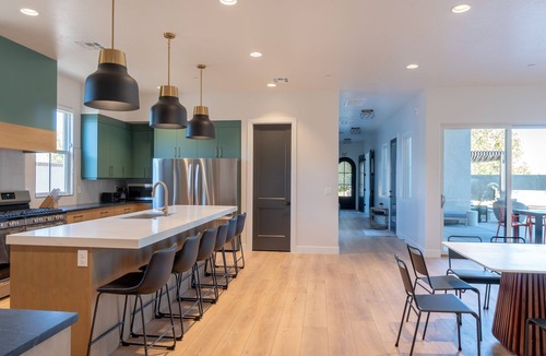 Hurricane Villa | Color House · Pool+Slide · Every Bedroom Ensuite · Chef's Kitchen · Sand Hollow