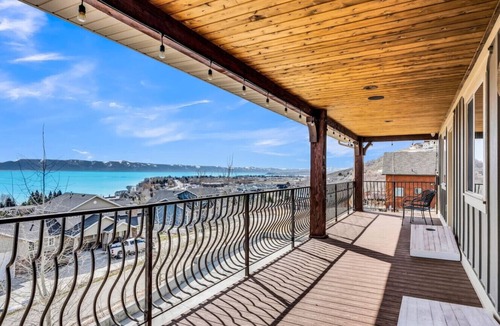 Harbor Village House | Comfort, Convenience, and Room for the Whole Crew
