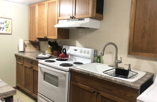 Sloan Lake House | Comfortable Apartment perfect for Travel Nurses
