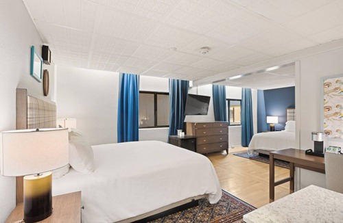 Glenwood Springs Hotel | Comfortable Downtown Suites With Contemporary Boutique Charm | 4 Units