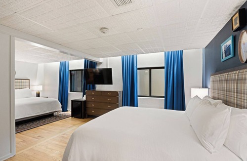 Glenwood Springs Hotel | Comfortable Downtown Suites With Contemporary Boutique Charm | 4 Units