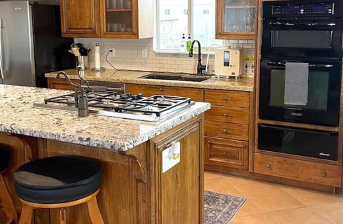 South Jordan House | Comfortable, Spacious home with pool table firepit great location