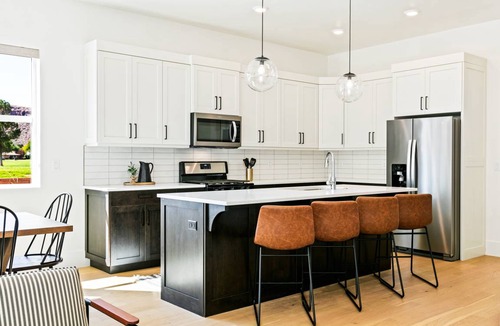 Bloomington Condo | Condo ∙ 3 bedrooms ∙ 10 guests