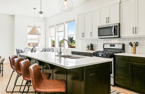 Bloomington Condo | Condo ∙ 3 bedrooms ∙ 10 guests