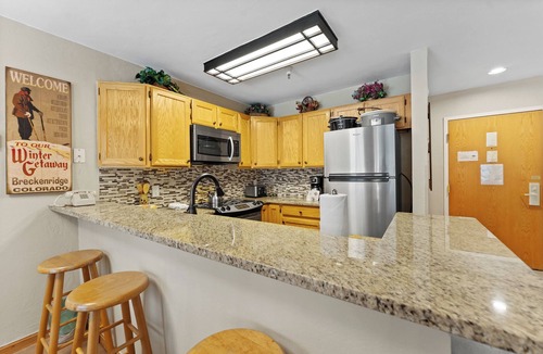 Historic District Condo | Condo w/Private Patio & Courtyard Access, Close to Main Street Activities!