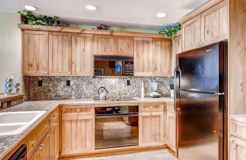 Beaver Creek Condo | Condo with ski-in/ski-out access with a Fireplace