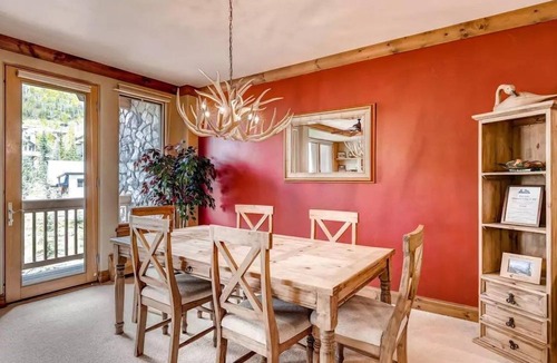 Beaver Creek Condo | Condo with ski-in/ski-out access with a Fireplace