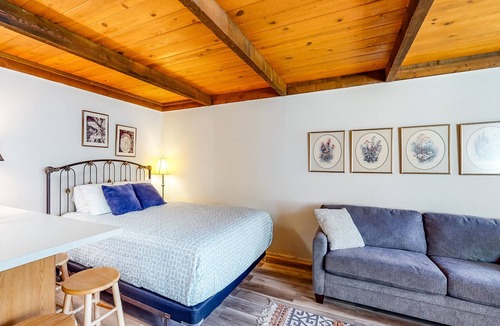 Elkhorn Apartment | Convenient Studio, Walking Distance to Sun Valley Lake - Shopping, Skiing Nearby