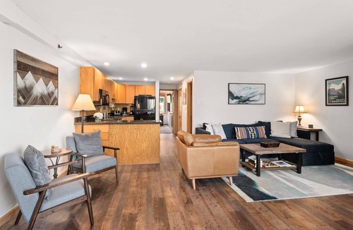 Snowmass Village Condo | Conveniently Located in Snowmass! Pool, Hot tub, Fitness Room & Gas FP