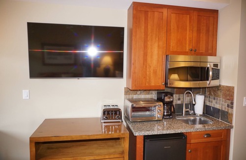 Snowmass Village Condo | Corner Unit Ski-in/out residence is just steps from the Lifts!