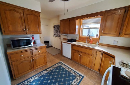 Lapoint House | Corporate Guest Charmer, Clean, and Well Cared For on 2 Acres- Blueys HappyPlace