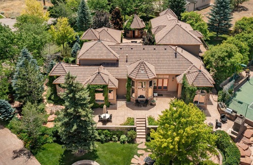 Parowan Cottage | Cottage #1: Italian Resort-Style Villa - 1.4 Acres w/Pickleball, In-ground Spa