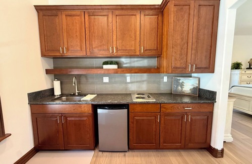 Parowan Cottage | Cottage #2 Italian Resort-Style Villa - 1.4 Acres w/Pickleball, In-ground Spa