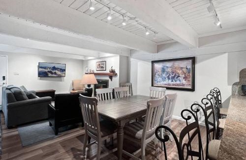 Aspen House | Cottonwoods 1-D