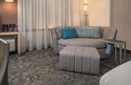 Wayne Hotel | Courtyard by Marriott Wayne Fairfield