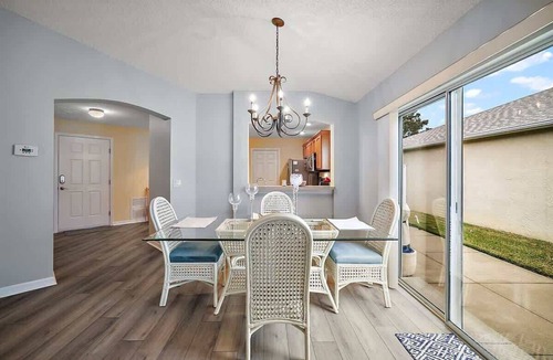 Mallory Square House | Courtyard Villa in MallorySquare