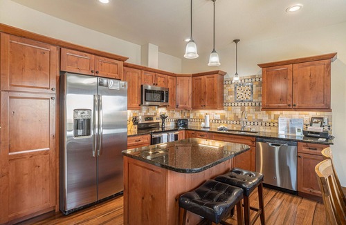 Estes Park House | Coyote Ridge - Gorgeous Mountain Views - Walk to Marys Lake - EV #6106