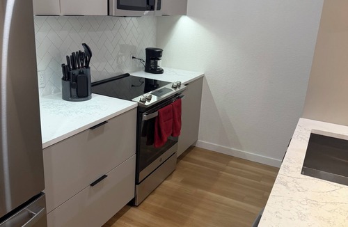 Jewell Heights - Hoffman Heights Apartment | Cozy 1-bedroom apartment with AC in serene Aurora