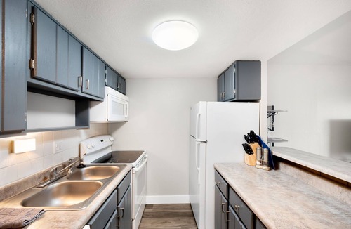 Capitol Hill Condo | Cozy 1-bedroom condo in beautiful Capitol Hill Neighborhood with Parking