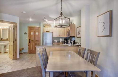 River Run Condo | Cozy 1BR River Run condo - walk to slopes, pool, hot tub & more!