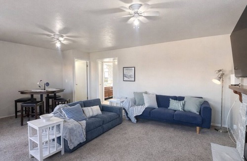 West Jordan Apartment | Cozy 2-bedroom apartment in amazing West Jordan with a great location.