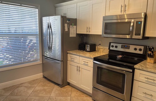 Jupiter Village Villa | Cozy 2-bedroom villa in beautiful Jupiter with large fenced in backyard!