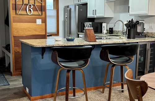 Wildernest Condo | Cozy 2bdrm condo+fireplace+WiFi+in-unit wash/dryer, 10-40 min from 6 SKI resorts
