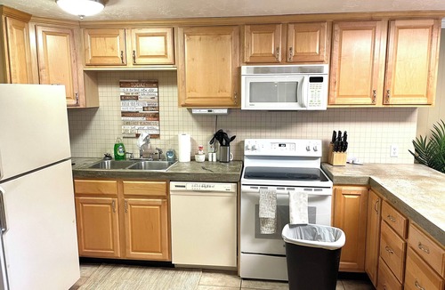 Murray House | Cozy 3 bedroom ski get -away, lower level apartment