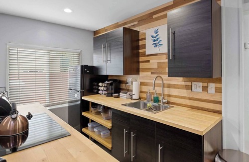 Barths Apartment | Cozy and Chic apartment close to everything in Wheat Ridge!