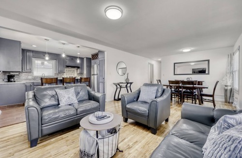 Aurora Hills House | Cozy Aurora Getaway for 6, Pet friendly!