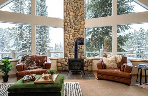Crown Ski Chalet | Cozy Breck Chalet - Private Sauna & Hot Tub, Fire Pit, Wraparound Deck, EV Power