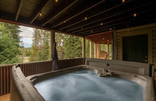 Crown Ski Chalet | Cozy Breck Chalet - Private Sauna & Hot Tub, Fire Pit, Wraparound Deck, EV Power