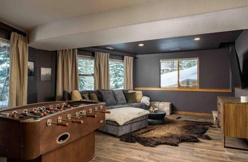 Crown Ski Chalet | Cozy Breck Chalet - Private Sauna & Hot Tub, Fire Pit, Wraparound Deck, EV Power
