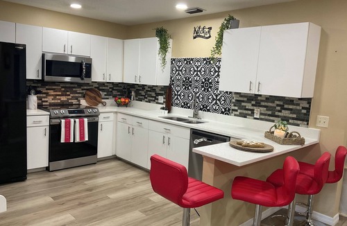Fox Chase Cottage | Cozy Coastal Cottage with Pool and Tennis Courts - Sleeps 8