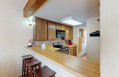 Pagosa Springs Condo | Cozy condo with WiFi, fireplace, & loft - close to golf, ski, & lakes