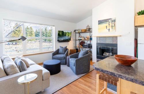 Hailey House | Cozy Hailey Haven