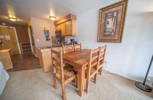Lakeside Village Condo | Cozy Keystone Studio | Lake, Trails, + Pool
