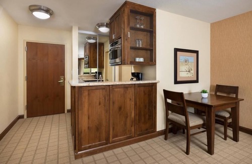 Mount Crested Butte Hotel | Cozy Mountain Retreat w/Balcony & Stellar Ski-In/Ski-Out Access