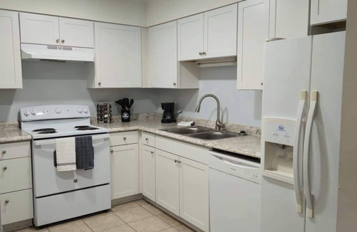 Ocean City House | Cozy Newly Listed Townhome in Fort Walton Beach