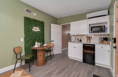 Northeast Orlando House | Cozy Orlando Studio w/Jacuzzi, Fire Pit & BBQ
