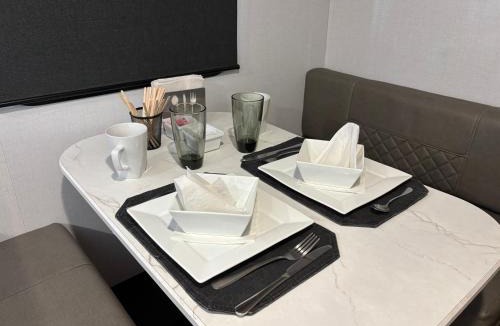 Fairvilla House | Cozy Private RV Near Universal Studios - Easy Check-in