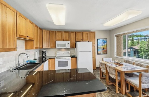 Wildernest Condo | Cozy, quiet condo with a newly renovated clubhouse and great mountain views!
