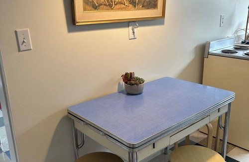 Rose Park Apartment | Cozy Rose Park 1-bedroom Apartment