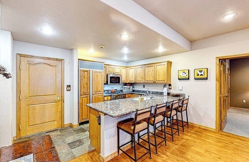 Edwards Condo | Cozy slope-side stay with excellent resort perks & scenic balcony