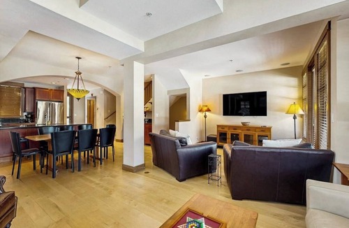 Copper Mountain Village House | Cozy townhome with fully stocked kitchen, fast wifi & easy ski access