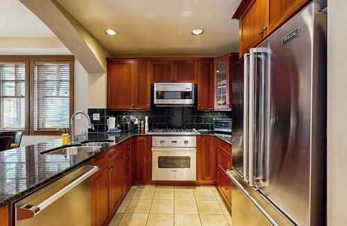 Copper Mountain Village House | Cozy townhome with fully stocked kitchen, fast wifi & easy ski access