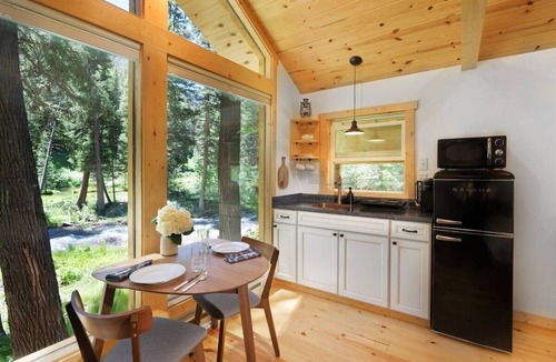 Aspen Cabin | Creekside Maroon Bells Cabin at T-Lazy-7 Ranch, 5 Min to Maroon Bells & Highlands, 10 to Aspen