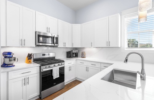 Crystal Shores House | Crystal Castle*5Kings*PrivatePool*Elevator*BeachGear