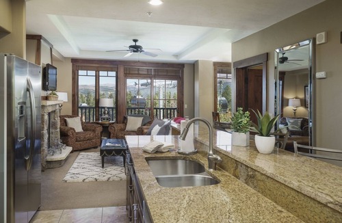 Breckenridge Condo | Crystal Peak Condo | Spectacular Views, Steps To Peak 7, Hot Tubs, and Gondola on-site