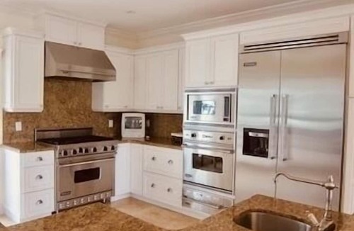 Marathon House | Custom Built Luxury Home on Canal; Walk to Beach; Close to Everything! Dockage